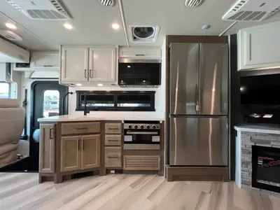 2027 Fleetwood Bounder photo 7
