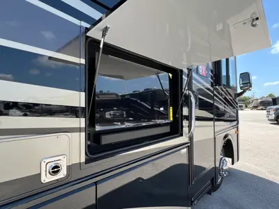 2027 Fleetwood Bounder photo 25