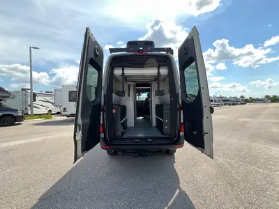 2027 Tiffin Motorhomes GH1 photo 2