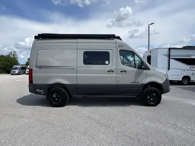 2027 Tiffin Motorhomes GH1 photo 18