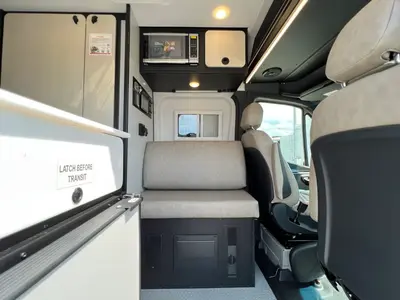 2027 Tiffin Motorhomes GH1 photo 11