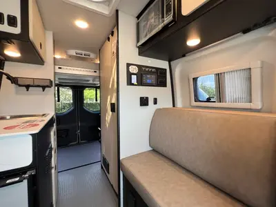 2027 Tiffin Motorhomes GH1 photo 12