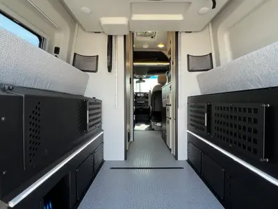 2027 Tiffin Motorhomes GH1 photo 4