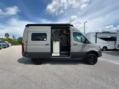2027 Tiffin Motorhomes GH1 photo 19