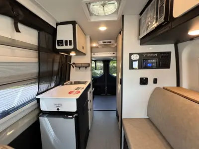 2027 Tiffin Motorhomes GH1 photo 6