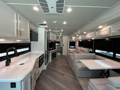 2027 Fleetwood Bounder photo 5