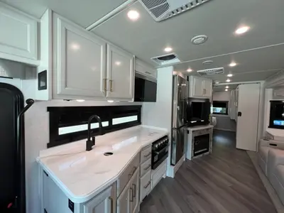 2027 Fleetwood Bounder photo 6