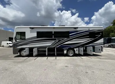 2027 Fleetwood Bounder photo 27
