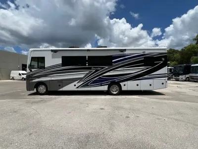 2027 Fleetwood Bounder photo 26