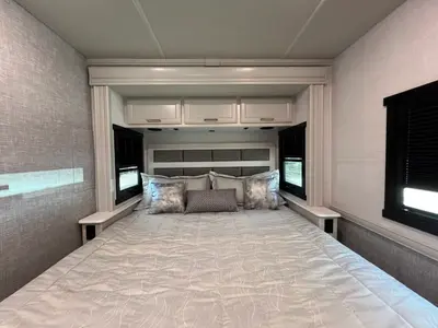 2027 Fleetwood Bounder photo 16