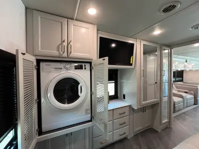 2027 Fleetwood Bounder photo 22