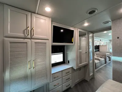 2027 Fleetwood Bounder photo 18