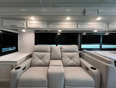 2027 Fleetwood Bounder photo 14