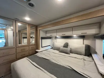 2027 Thor Motor Coach Quantum photo 17