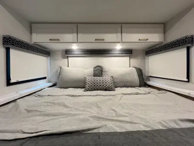 2027 Thor Motor Coach Quantum photo 16