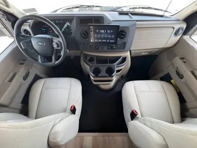 2027 Thor Motor Coach Quantum photo 2