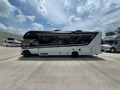 2027 Thor Motor Coach Quantum photo 24
