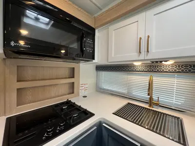 2027 Thor Motor Coach Quantum photo 11