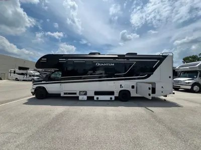 2027 Thor Motor Coach Quantum photo 25