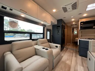 2027 Thor Motor Coach Quantum photo 13
