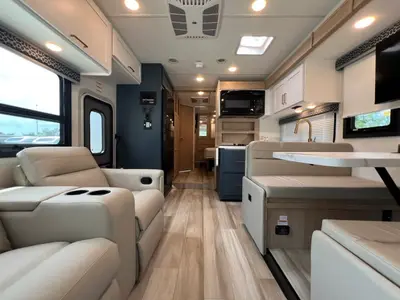 2027 Thor Motor Coach Quantum photo 5