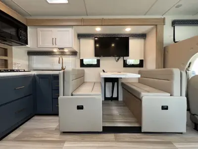 2027 Thor Motor Coach Quantum photo 7