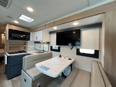 2027 Thor Motor Coach Quantum photo 6