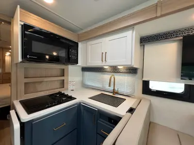 2027 Thor Motor Coach Quantum photo 8
