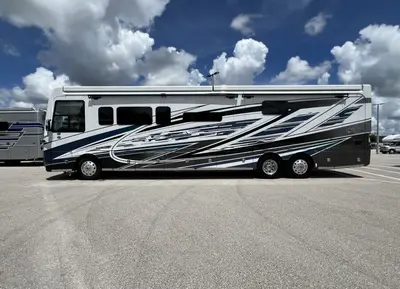 2027 Fleetwood Discovery LXE photo 30