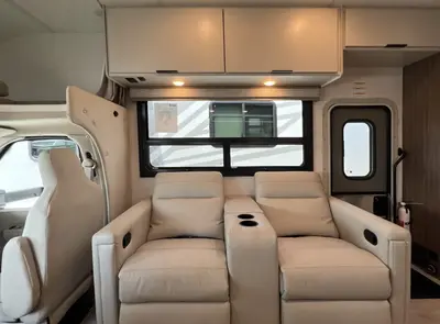 2027 Thor Motor Coach Quantum photo 15