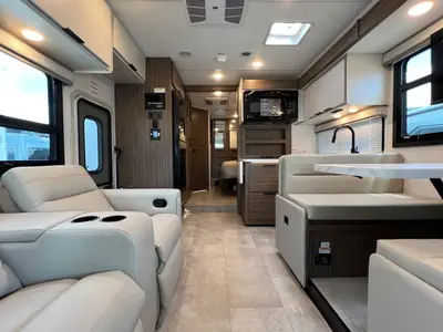 2027 Thor Motor Coach Quantum photo 5