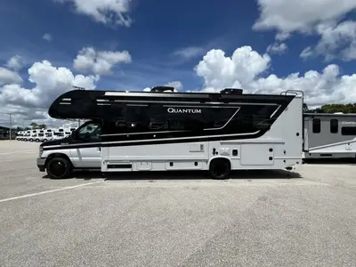 2027 Thor Motor Coach Quantum photo 26