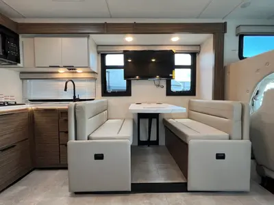 2027 Thor Motor Coach Quantum photo 7