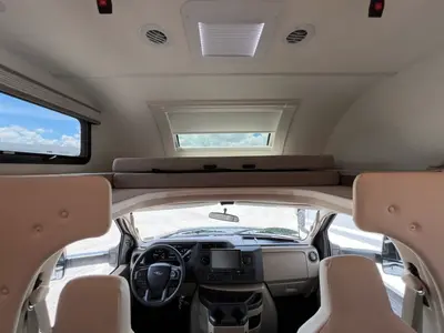 2027 Thor Motor Coach Quantum photo 4