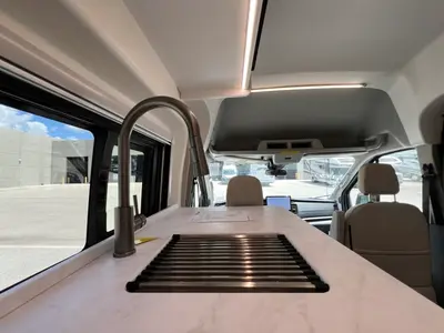 2027 Thor Motor Coach Talavera photo 11