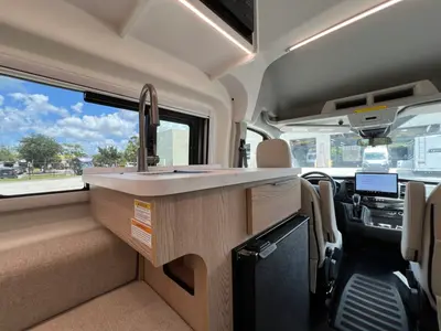 2027 Thor Motor Coach Talavera photo 10