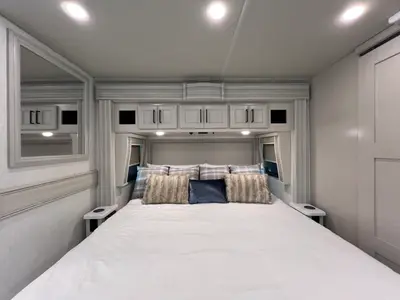 2027 Fleetwood Discovery photo 19