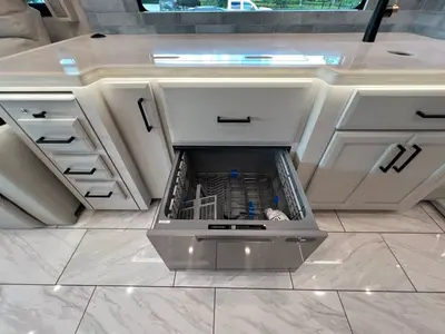 2027 Fleetwood Discovery photo 12