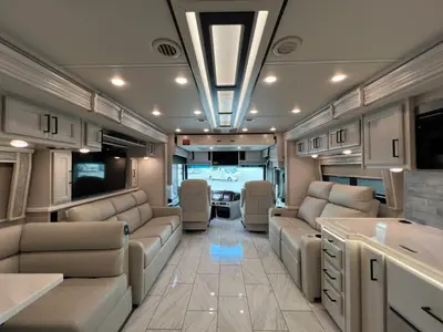 2027 Fleetwood Discovery photo 3