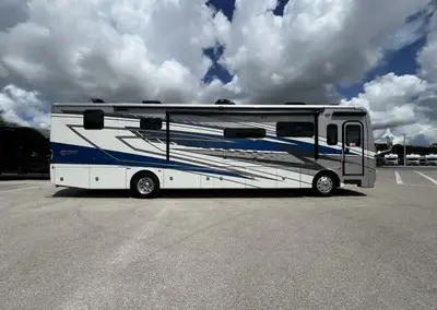 2027 Fleetwood Discovery photo 27