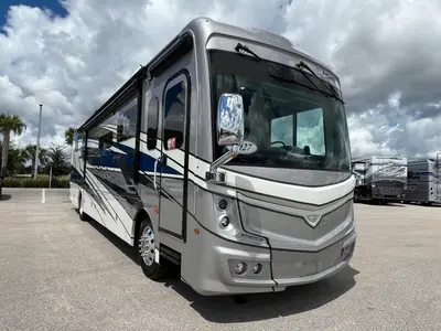 New 2027 Fleetwood Discovery 38W