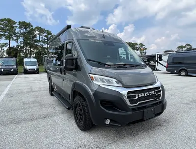 New 2027 Thor Motor Coach Rize 18M