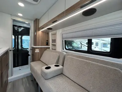 2027 Thor Motor Coach Rize photo 14