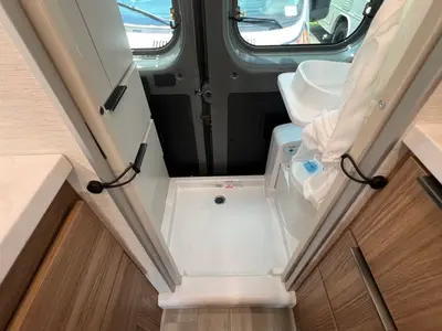 2027 Thor Motor Coach Rize photo 19