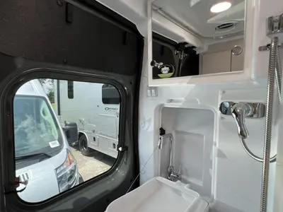 2027 Thor Motor Coach Rize photo 17