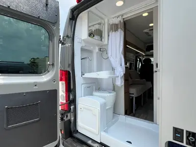 2027 Thor Motor Coach Rize photo 16