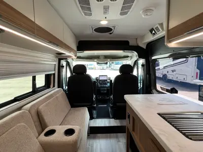 2027 Thor Motor Coach Rize photo 5