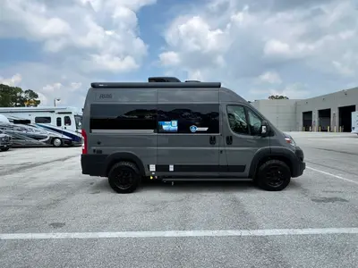 2027 Thor Motor Coach Rize photo 20