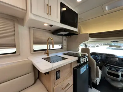 2027 Thor Motor Coach Chateau photo 10