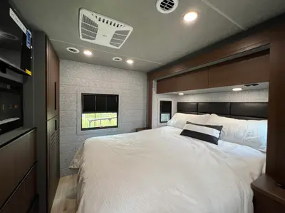 2027 Entegra Coach Accolade XT photo 18